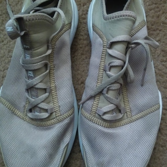 Men's Nike size 10 - Picture 2 of 4